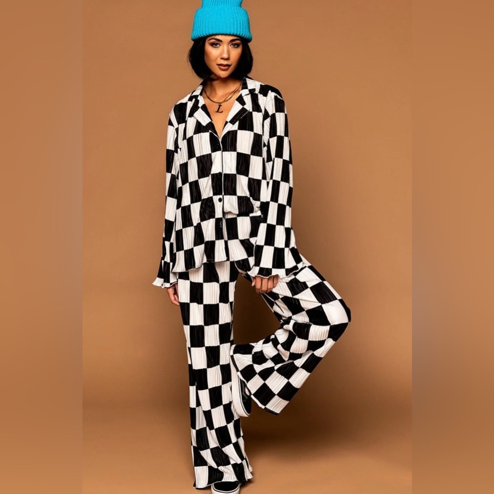 Long Sleeve Plissé Set in Checkerboard